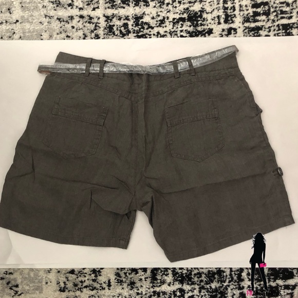 Miilla Charcoal Linen Shorts w/Belt - Picture 4 of 4